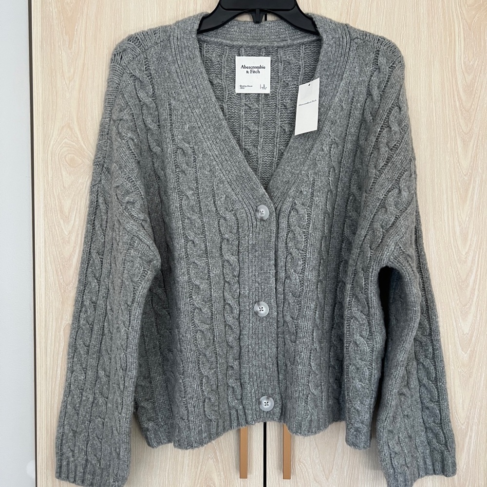 Abercrombie & Fitch Gray Cable Knit V-Neck Button Cardigan
